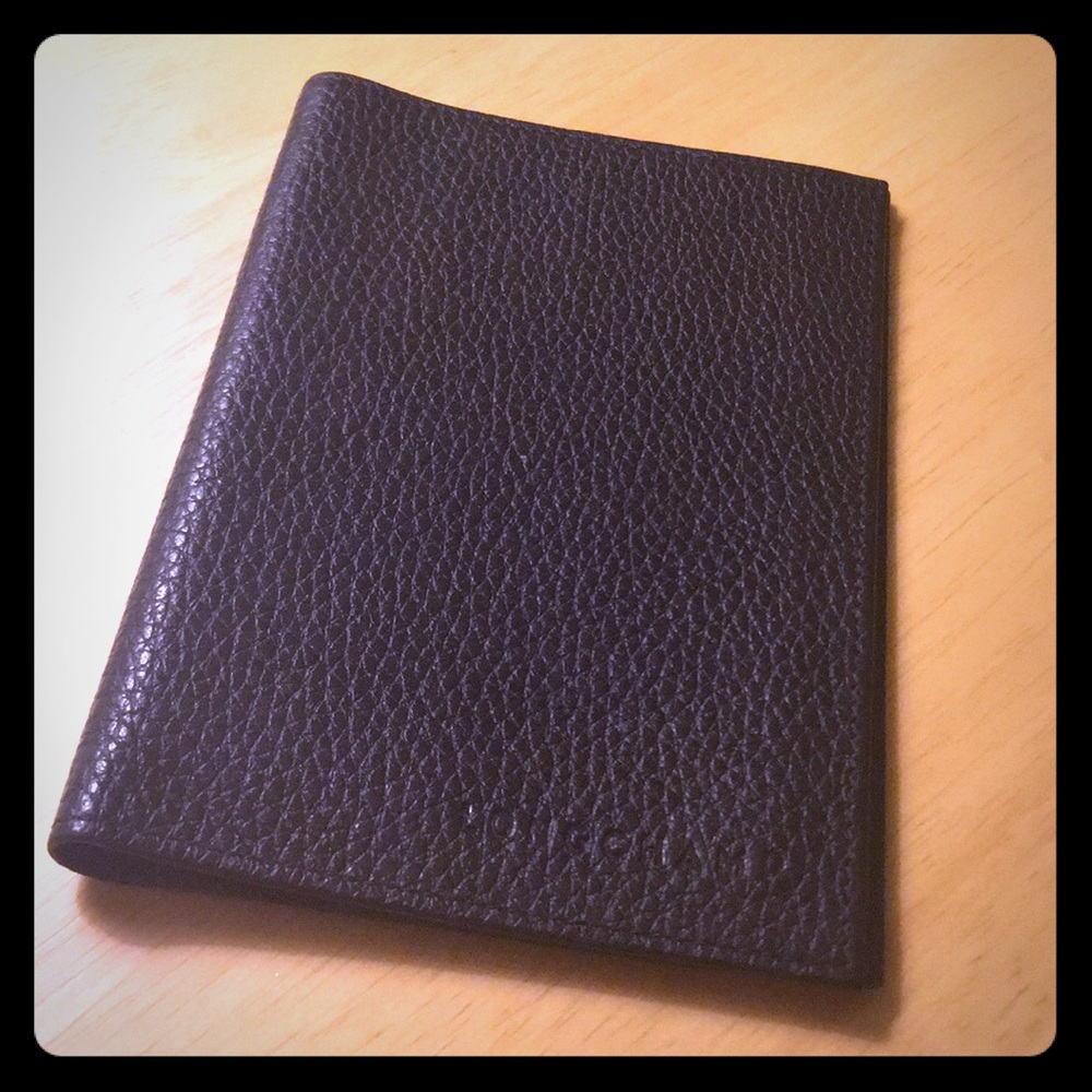 Black Longchamp passport holder - calfskin leather